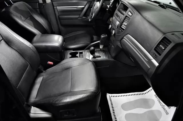 Mitsubishi Pajero 2007