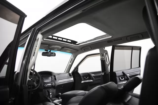 Mitsubishi Pajero 2011