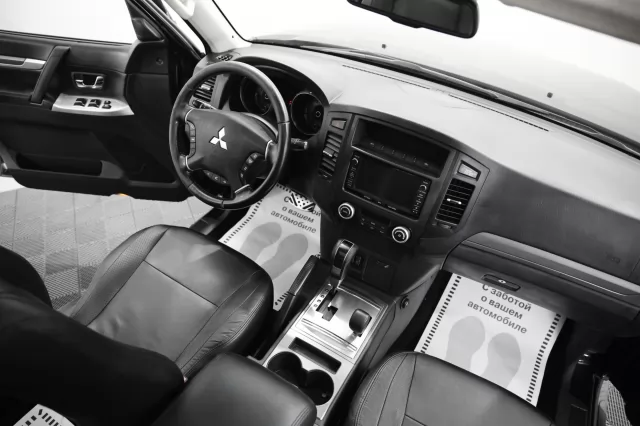 Mitsubishi Pajero 2011