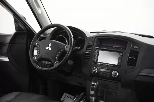 Mitsubishi Pajero 2011