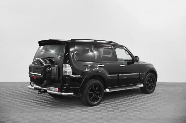 Mitsubishi Pajero 2011