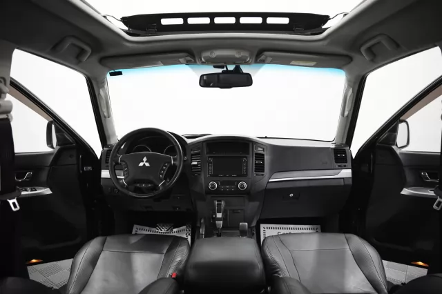 Mitsubishi Pajero 2011