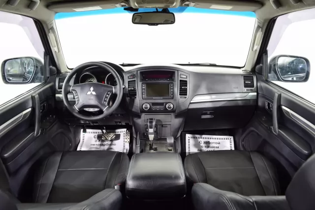 Mitsubishi Pajero 2015