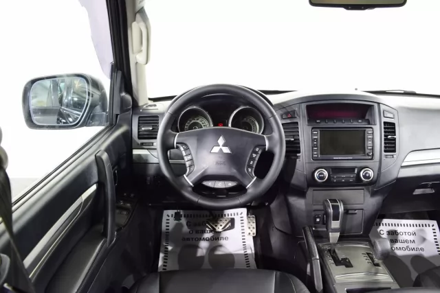 Mitsubishi Pajero 2015