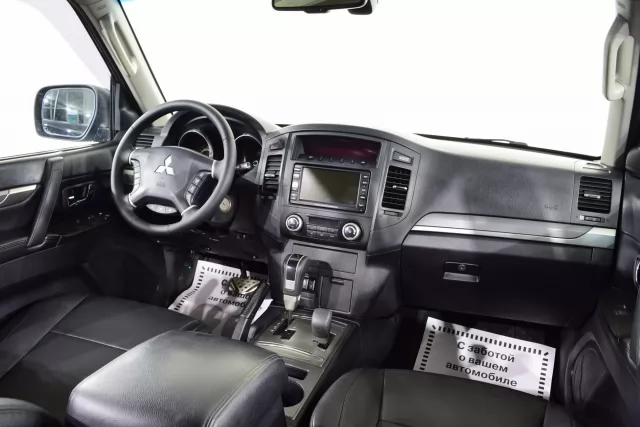 Mitsubishi Pajero 2015