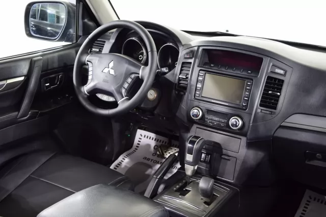 Mitsubishi Pajero 2015