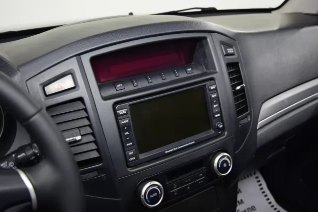 Mitsubishi Pajero 2015