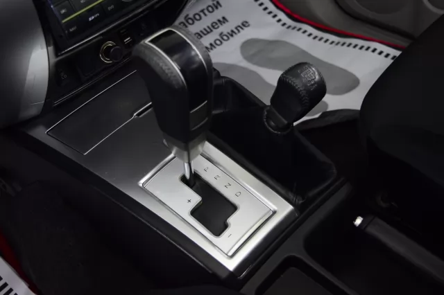 Mitsubishi Pajero Sport 2014