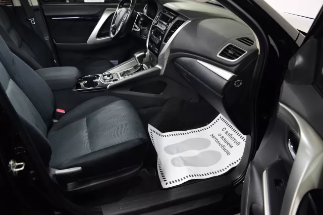Mitsubishi Pajero Sport 2020