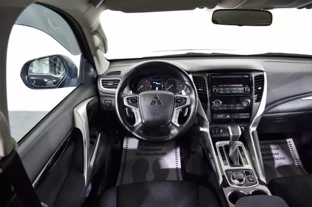 Mitsubishi Pajero Sport 2020