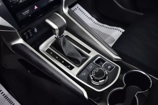 Mitsubishi Pajero Sport 2020