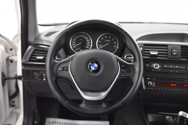 BMW 1 серия 2011