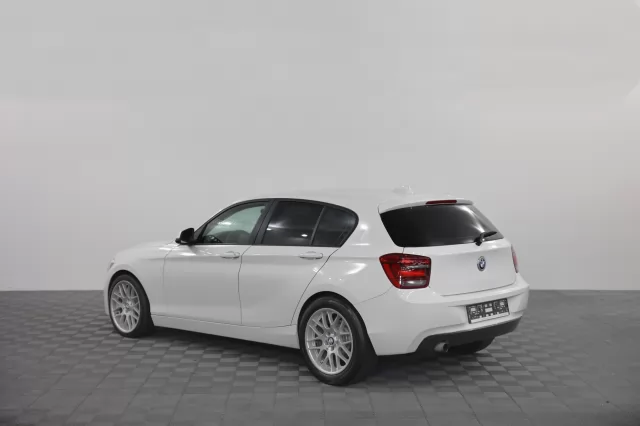 BMW 1 серия 2011