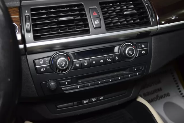 BMW X6 2011