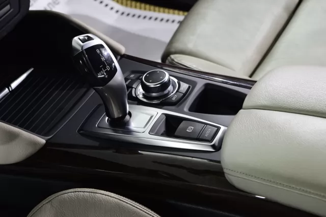 BMW X6 2011