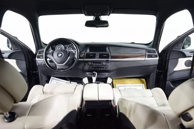 BMW X6 2011