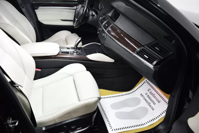 BMW X6 2011