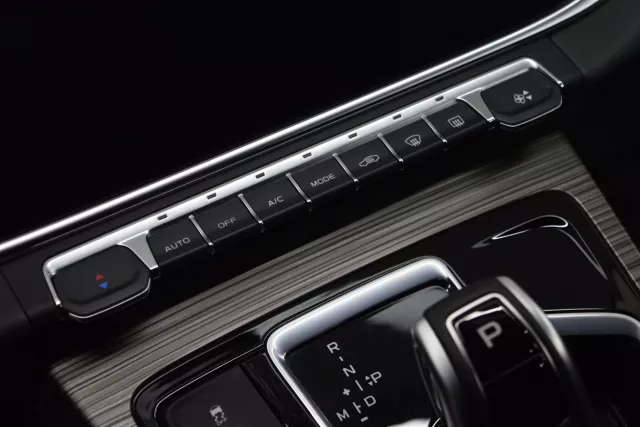 Geely Atlas Pro 2021