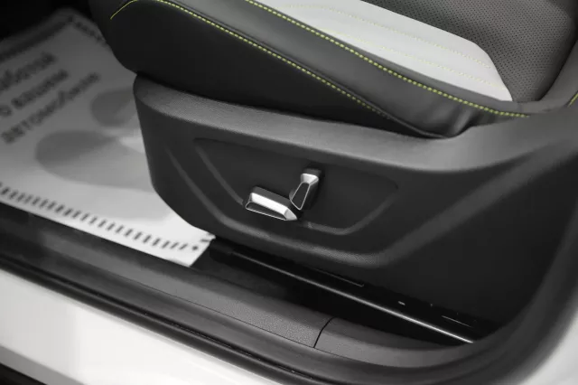 Geely Coolray 2023