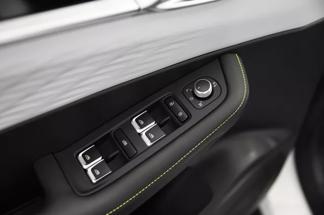 Geely Coolray 2023