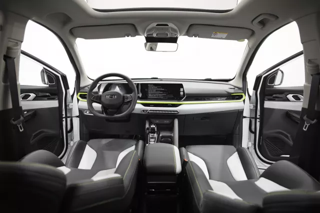 Geely Coolray 2023