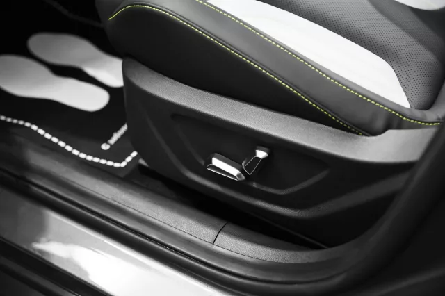 Geely Coolray 2023