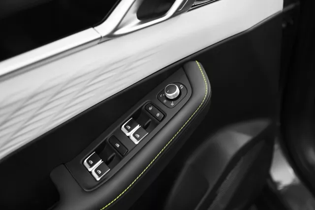 Geely Coolray 2023