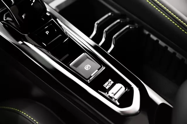 Geely Coolray 2023