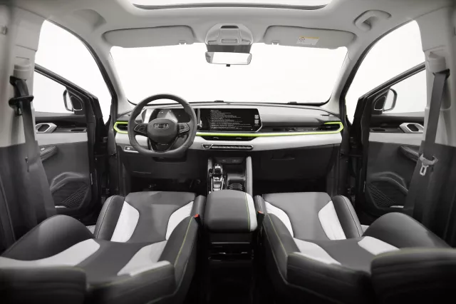 Geely Coolray 2023