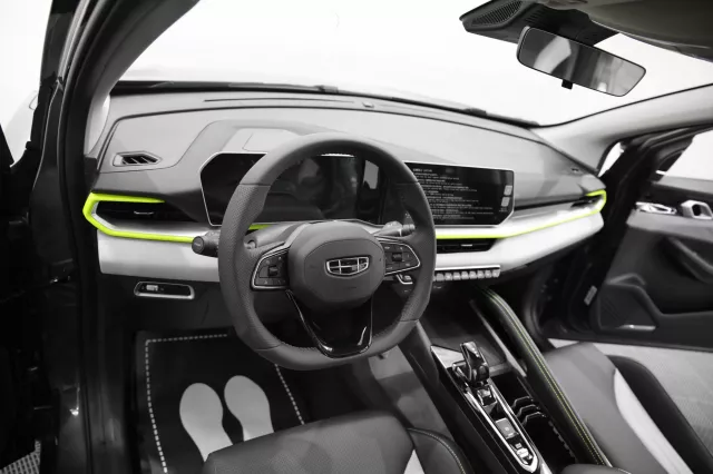 Geely Coolray 2023