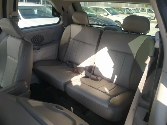 Chrysler Town and Country 2005