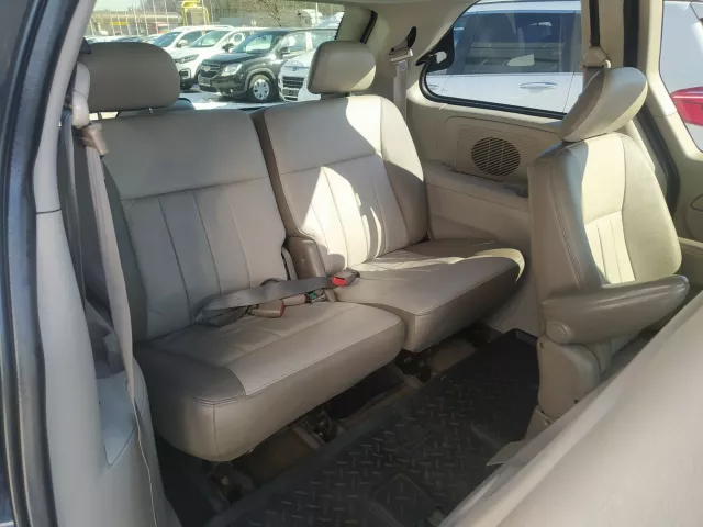 Chrysler Town and Country 2005
