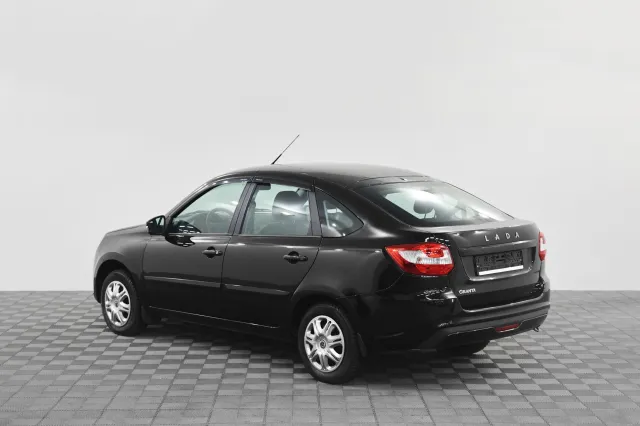 LADA Granta 2023