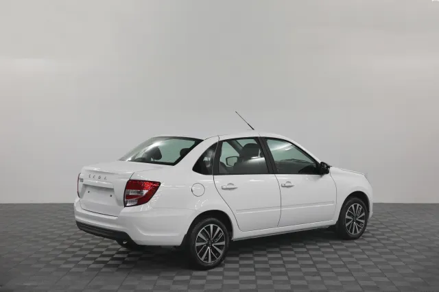 LADA Granta 2023