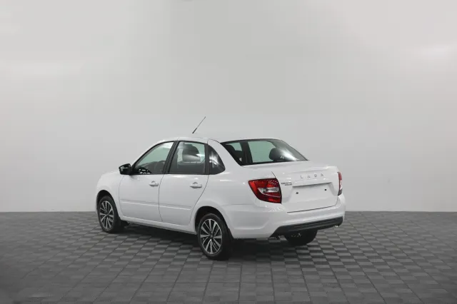 LADA Granta 2023