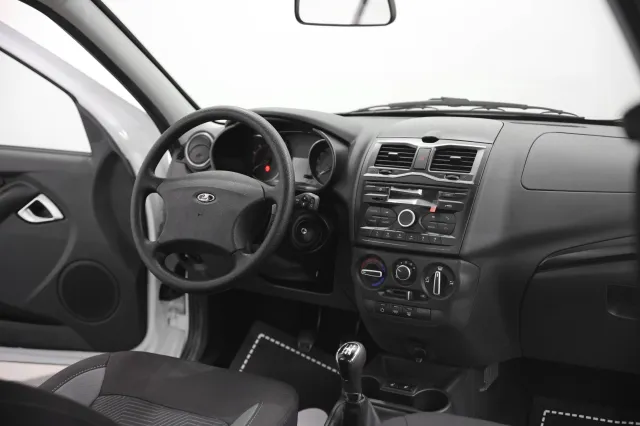 LADA Granta 2023