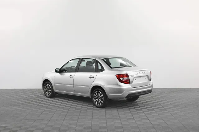 LADA Granta 2023