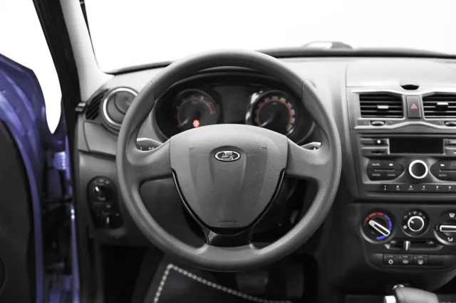 LADA Granta 2023