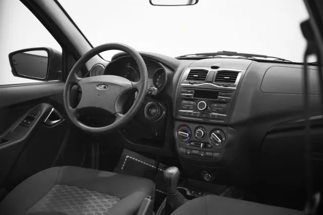 LADA Granta 2023