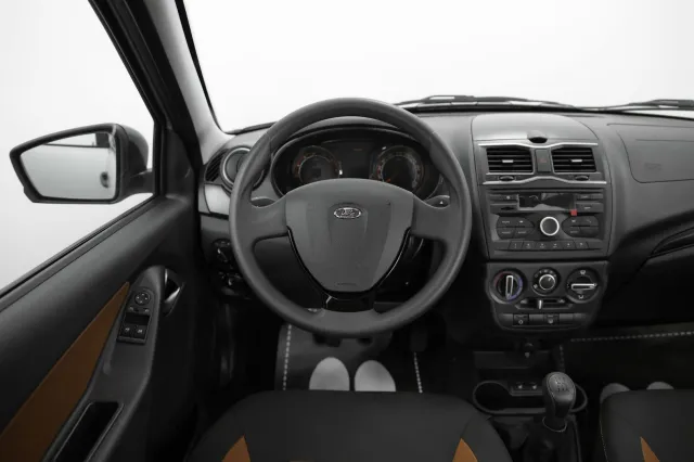 LADA Granta 2023
